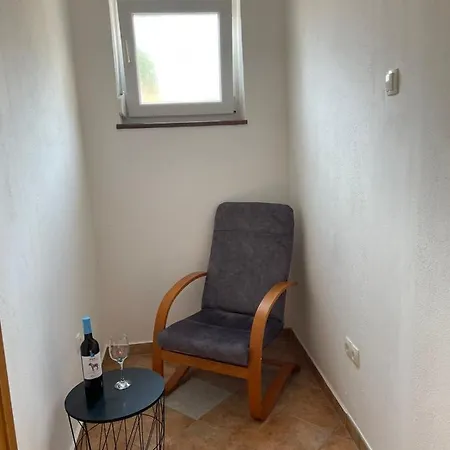 Hill 3 Apartment